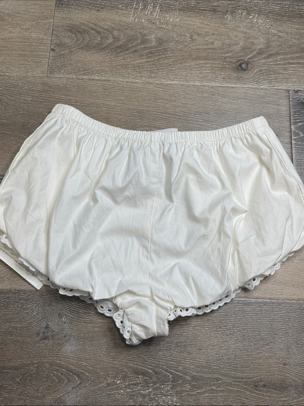 Reformation Betsy Short (also known as the Betsy Bloomer Short) 1092 - Picture 7 of 7